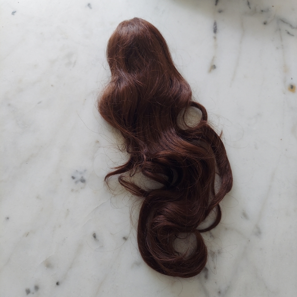 NWT Clip-on Pony Tail